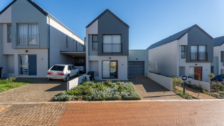 To Let 3 Bedroom Property for Rent in Newinbosch Western Cape